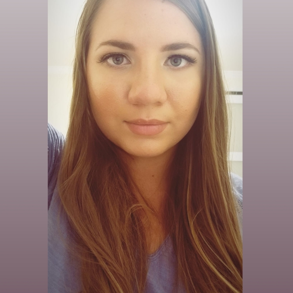 Meet your Posher, Caroline